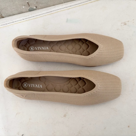 Vivaia Lightweight Square-Toe V-Cut Flats, Margot Walker Almond NEW - Picture 3 of 6
